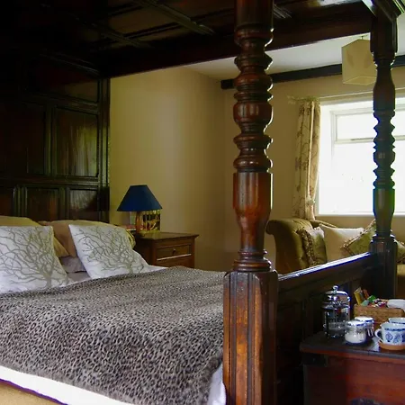 לינה וארוחת בוקר Swarthgill House